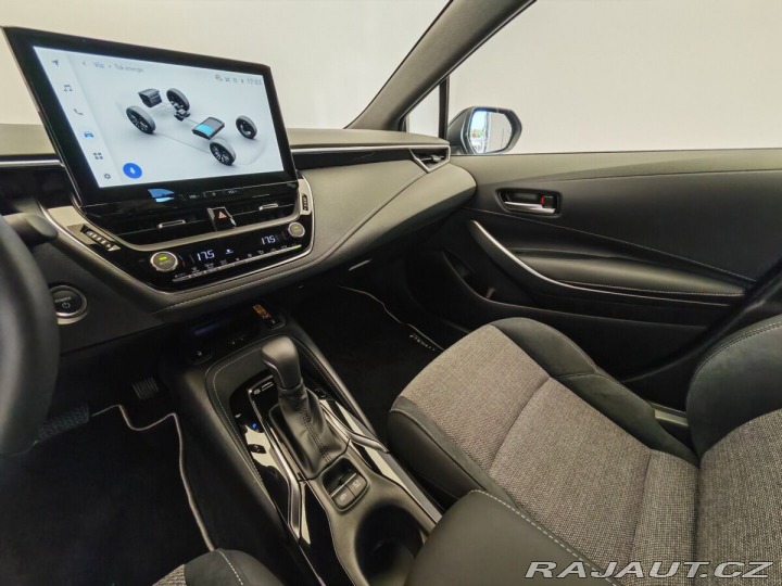 Toyota Corolla 2.0 Hybrid e-CVT Style 1800