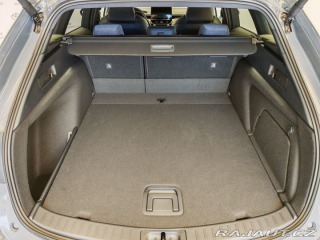 Toyota Corolla 2.0 Hybrid e-CVT Style 1800