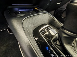 Toyota Corolla 2.0 Hybrid e-CVT Style 1800