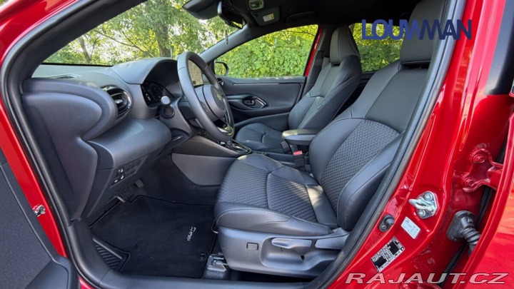 Toyota Yaris 1.5 HEV CVT EXECUTIVE 1800