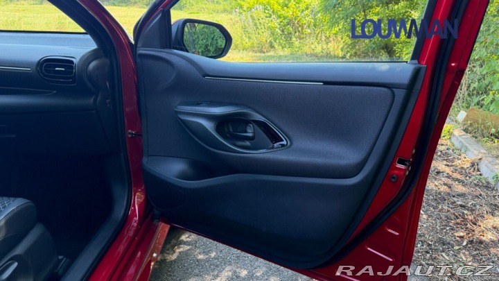 Toyota Yaris 1.5 HEV CVT EXECUTIVE 2026