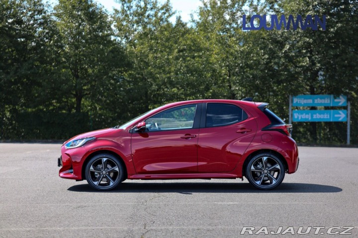 Toyota Yaris 1.5 HEV CVT EXECUTIVE 1800