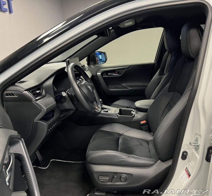 Toyota RAV4 GR SPORT 4WD e-CVT 2023