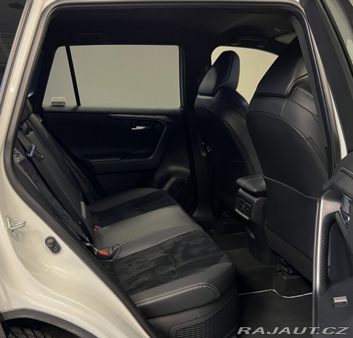 Toyota RAV4 GR SPORT 4WD e-CVT 2023