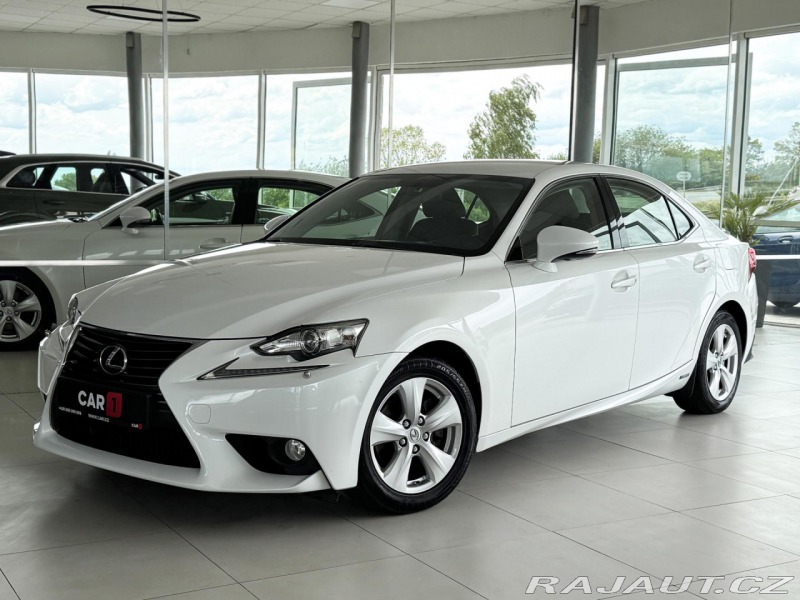 Lexus Ostatní modely IS 300h IS 300h*AUT*Hybrid*Kamera