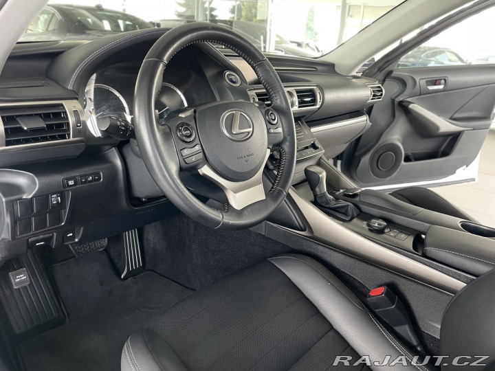 Lexus Ostatní modely IS 300h IS 300h*AUT*Hybrid*Kamera 2014
