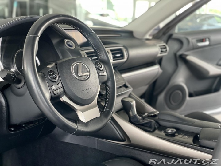 Lexus Ostatní modely IS 300h IS 300h*AUT*Hybrid*Kamera 2014