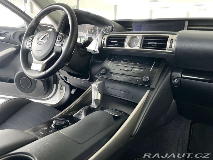 Lexus Ostatní modely IS 300h IS 300h*AUT*Hybrid*Kamera 2014