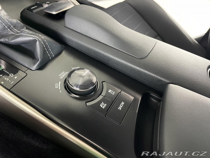 Lexus Ostatní modely IS 300h IS 300h*AUT*Hybrid*Kamera 2014