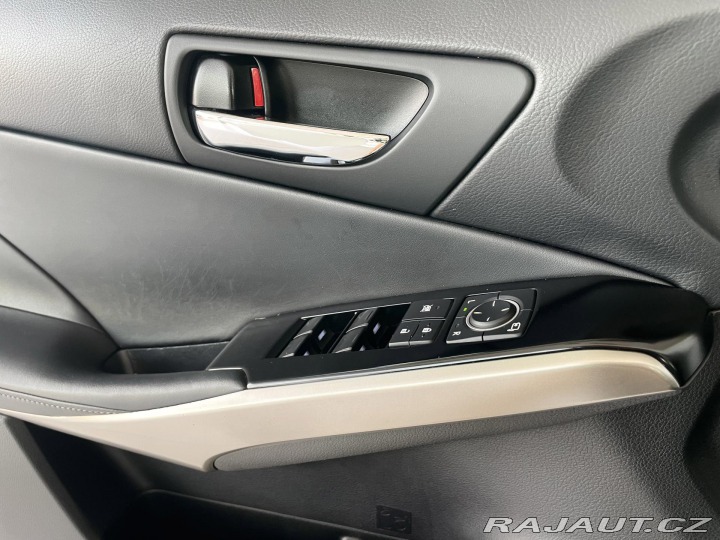 Lexus Ostatní modely IS 300h IS 300h*AUT*Hybrid*Kamera 2014