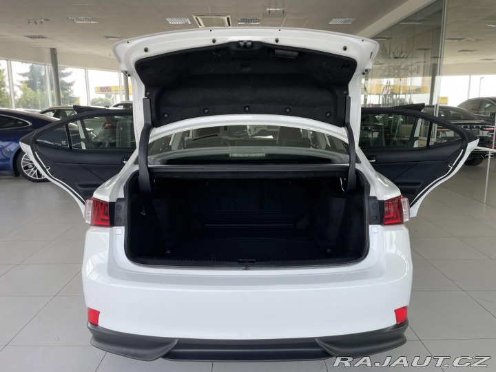 Lexus Ostatní modely IS 300h IS 300h*AUT*Hybrid*Kamera 2014