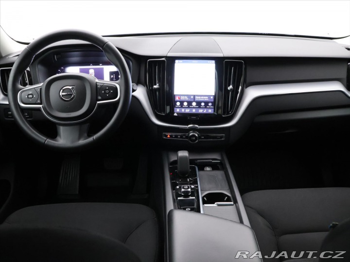Volvo XC60 2,0 B4 145KW AWD MOMENTUM 2021