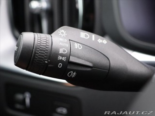 Volvo XC60 2,0 B4 145KW AWD MOMENTUM 2021
