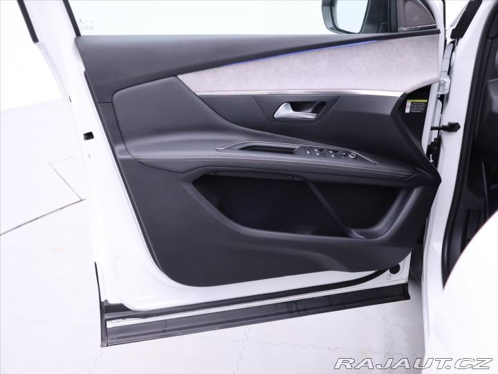 Peugeot 3008 1,6 PureTech 133kW Automa 2021