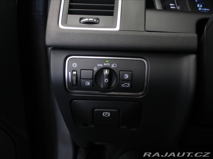 Volvo XC60 2,0 D4 AT Summum VÝPRODEJ 2015