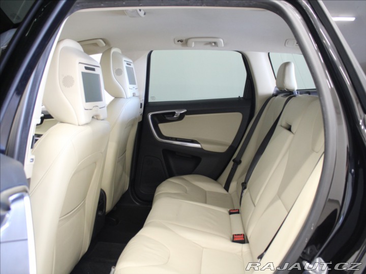 Volvo XC60 2,0 D4 AT Summum VÝPRODEJ 2015