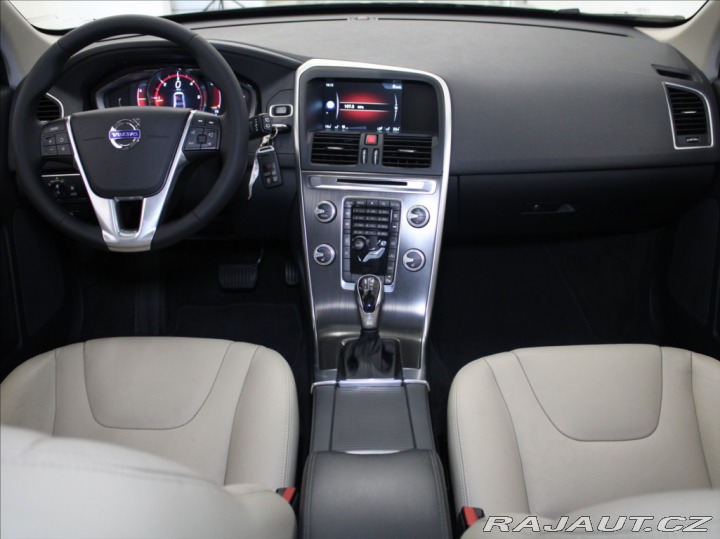 Volvo XC60 2,0 D4 AT Summum VÝPRODEJ 2015