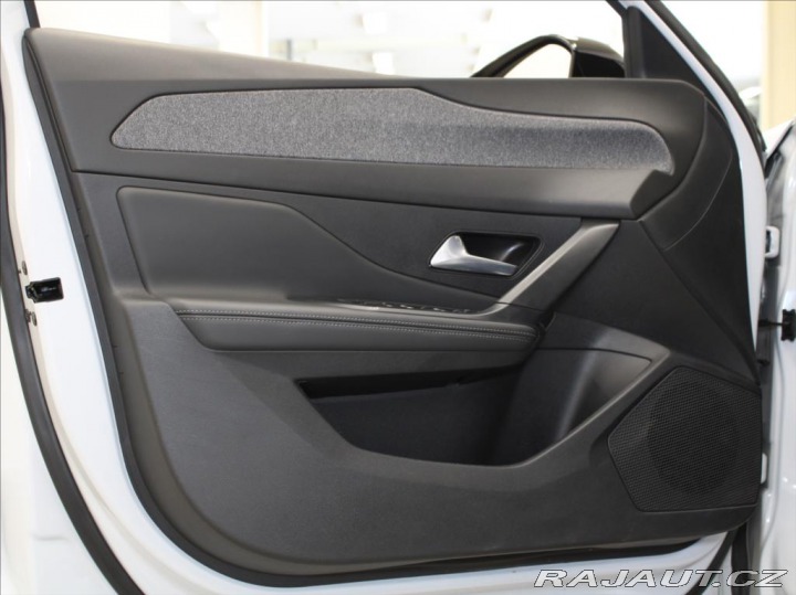 Peugeot 408 1,2 PT 96kW AT Tažné 1.ma 2024
