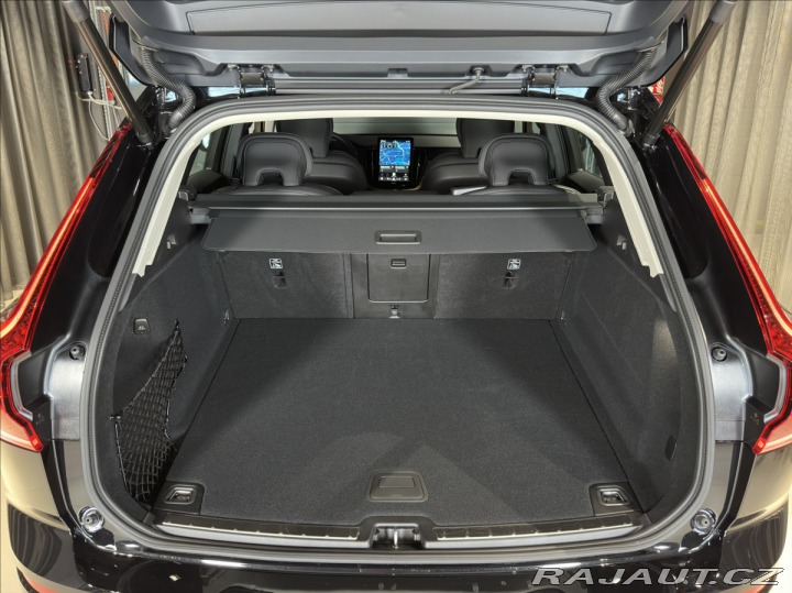 Volvo XC60 2,0 B5 Plus Dark 2026