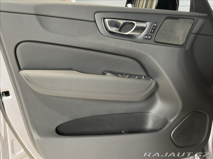 Volvo XC60 2,0 B5 Plus Dark 2026