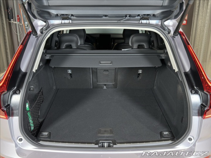 Volvo XC60 2,0 B5 Plus Dark 2026