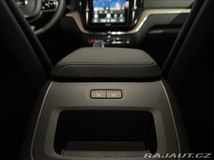 Volvo XC60 2,0 B5 Plus Dark 2026