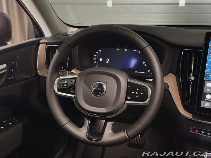Volvo XC60 2,0 B5 Plus Dark 2026