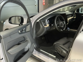 Volvo XC60 2,0 B5 Plus Dark 2026