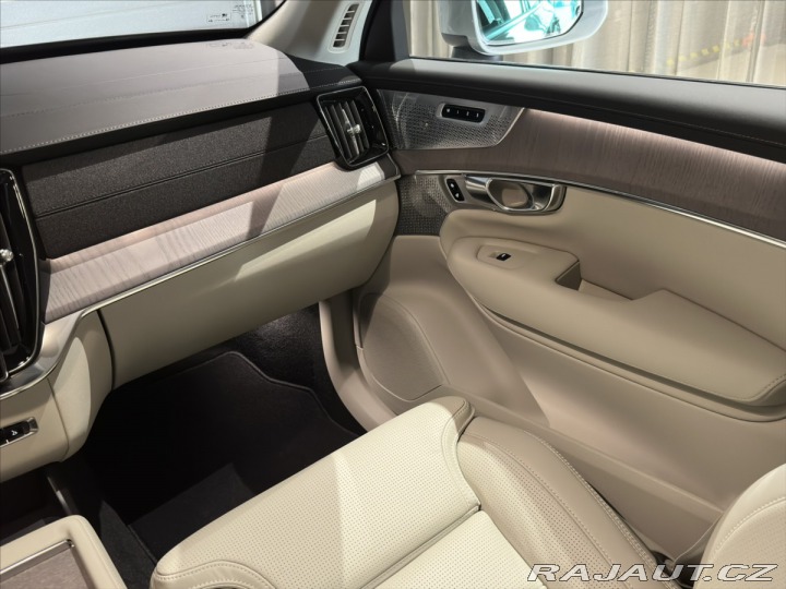 Volvo XC90 2,0 T8 Plus Bright 2026