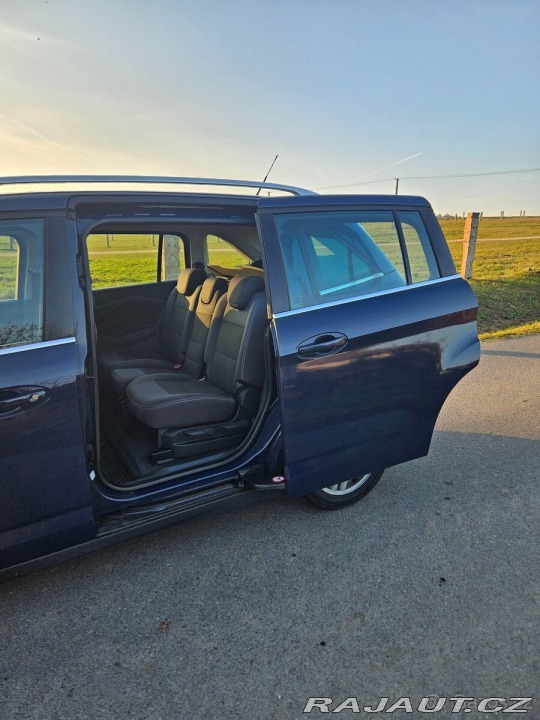 Ford Grand C-MAX 1,6 Titanium - 7 míst 2015