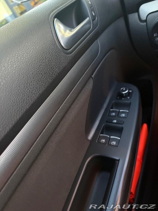 Volkswagen Golf 1,6 TDI | Style | 77 kW 2011