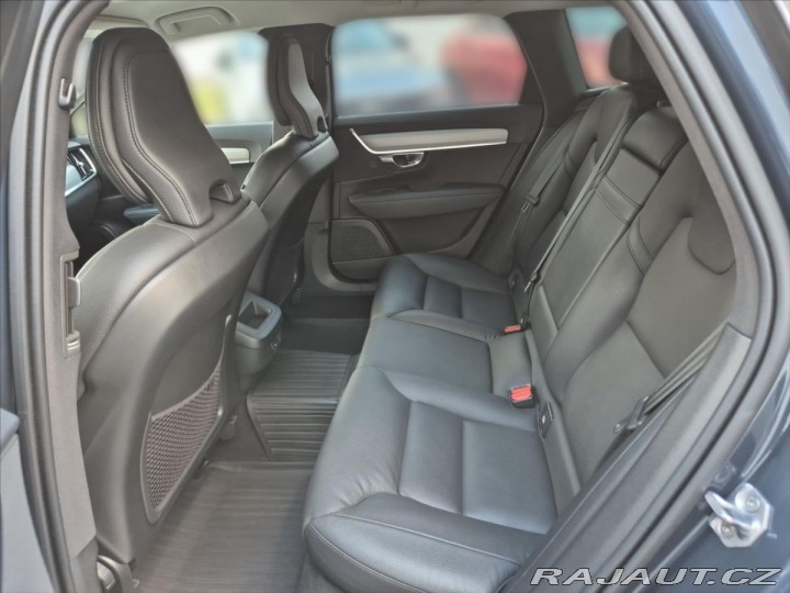 Volvo V90 2,0 B4 FWD Momentum Advan 2021