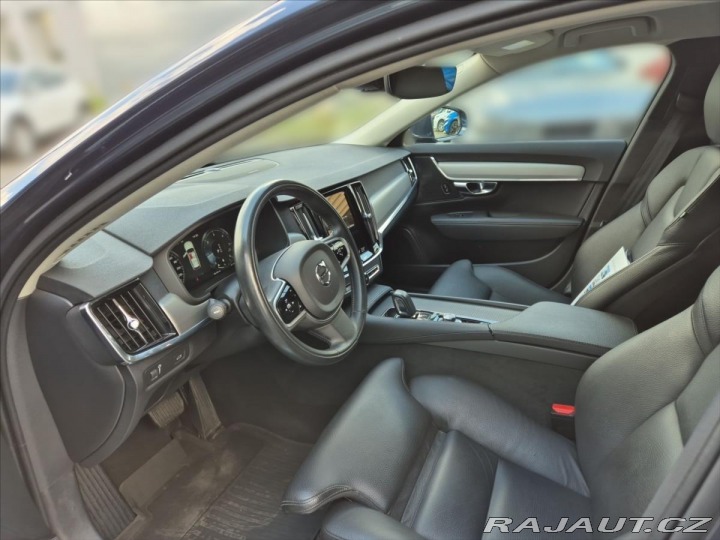 Volvo V90 2,0 B4 FWD Momentum Advan 2021