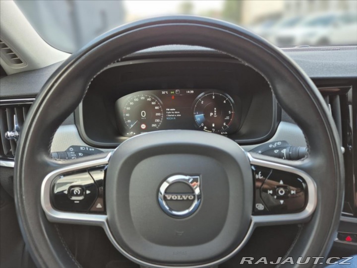 Volvo V90 2,0 B4 FWD Momentum Advan 2021