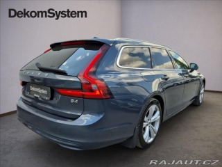 Volvo V90 2,0 B4 FWD Momentum Advan 2021