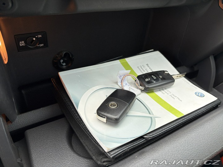 Volkswagen Touran 2.0 TDI 2011