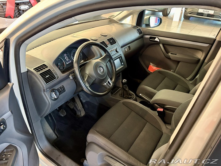 Volkswagen Touran 2.0 TDI 2011