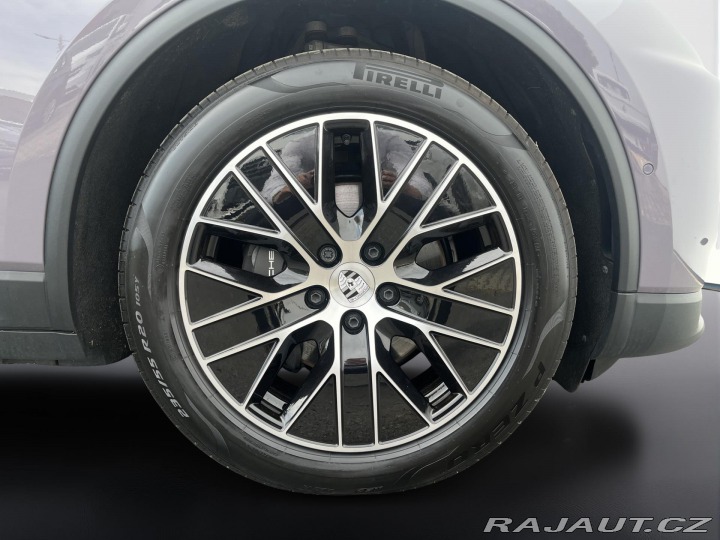 Porsche Macan Electric 2025