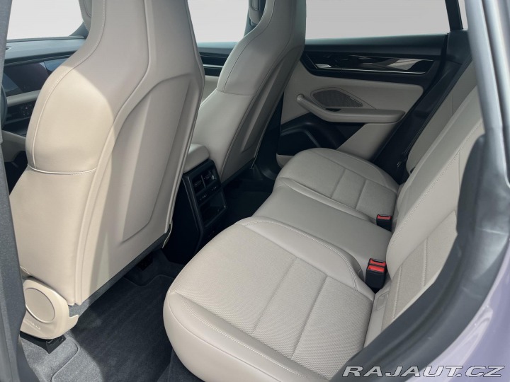 Porsche Macan Electric 2025