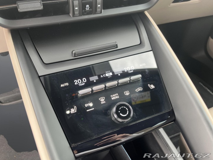 Porsche Macan Electric 2025