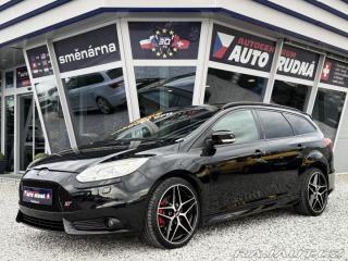Ford Focus 2,0i 184kW ST REZERVACE 2013