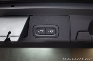 Volvo XC60 B5 184kW DARK PLUS*DPH*ČR 2023