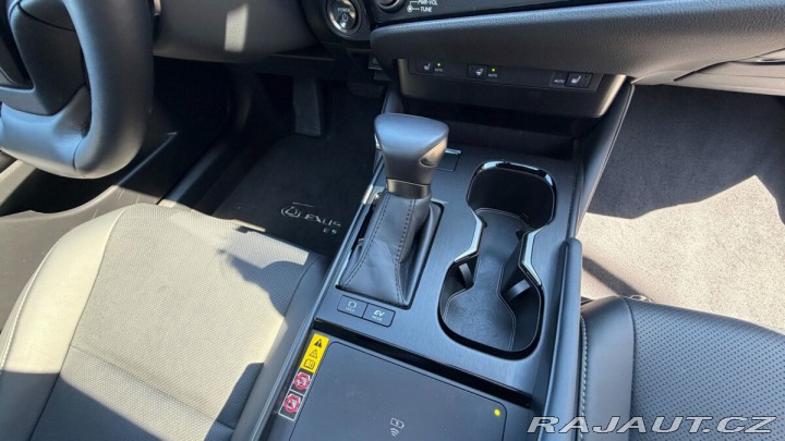 Lexus Ostatní modely ES 300h 300h 2,5 HEV BUSINESS EDI 2025