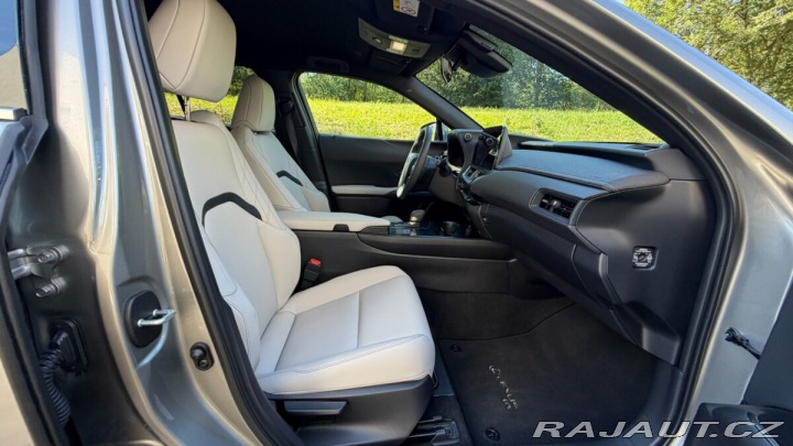 Lexus Ostatní modely UX 300h 300H 2,5 HEV F SPORT DESI 2025