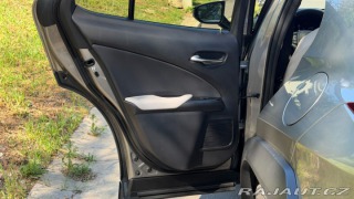 Lexus Ostatní modely UX 300h 300H 2,5 HEV F SPORT DESI 2025