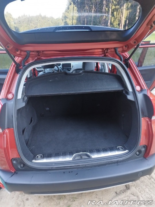Peugeot 2008 2,0 i. 81 kW. 1800
