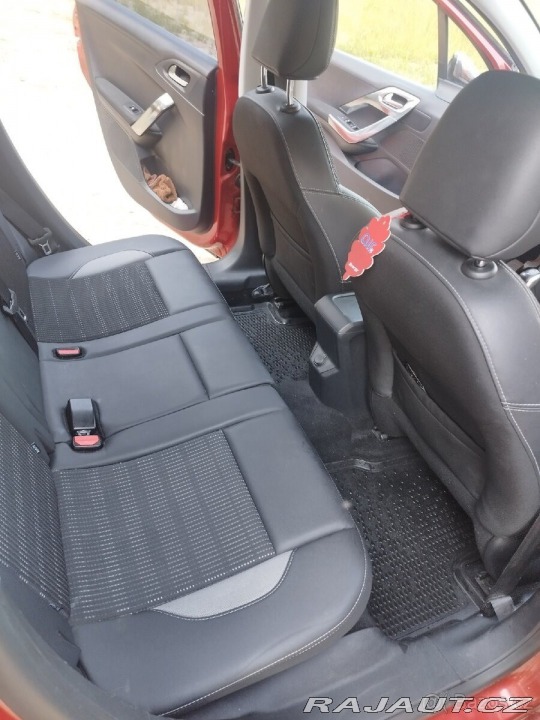 Peugeot 2008 2,0 i. 81 kW. 1800