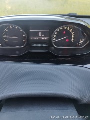 Peugeot 2008 2,0 i. 81 kW. 1800