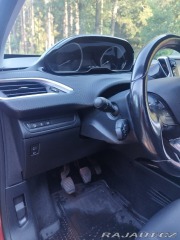 Peugeot 2008 2,0 i. 81 kW. 1800