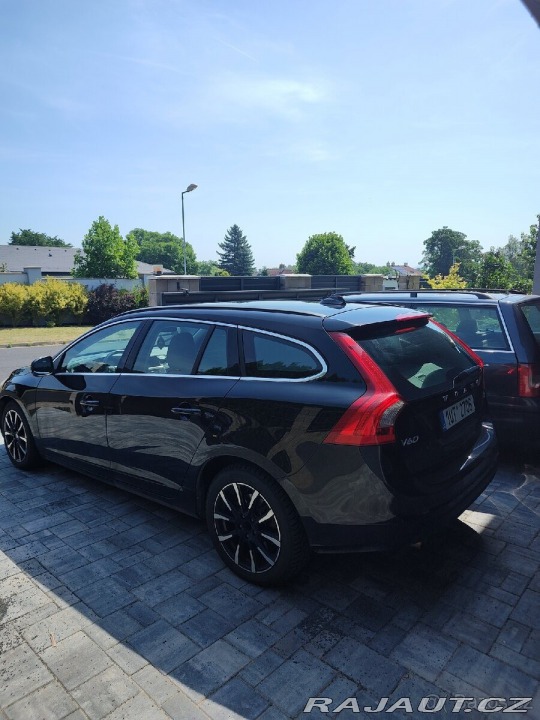 Volvo V60 2,0 100kW rok v.2013 AU 2013